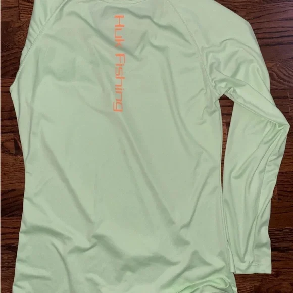 Huk Women's Green Long Sleeve Performance Fishing Tee - Picture 2 of 3